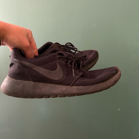 Nike roshes 7.5 - Picture 1 of 7